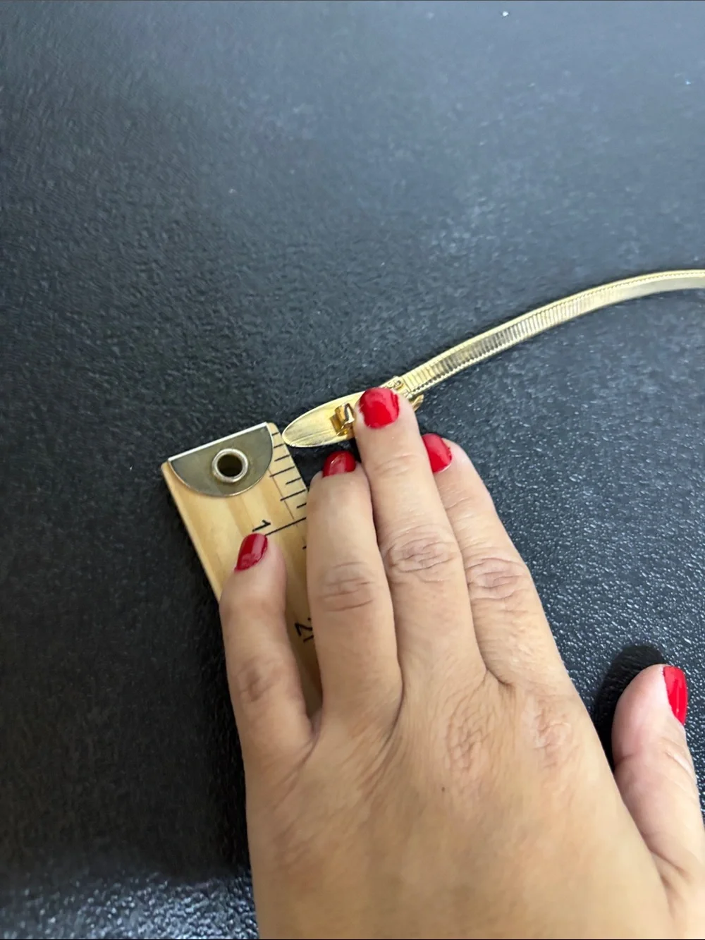 Gold-Tone Herringbone Stretch Expansion Belt 80’s Retro